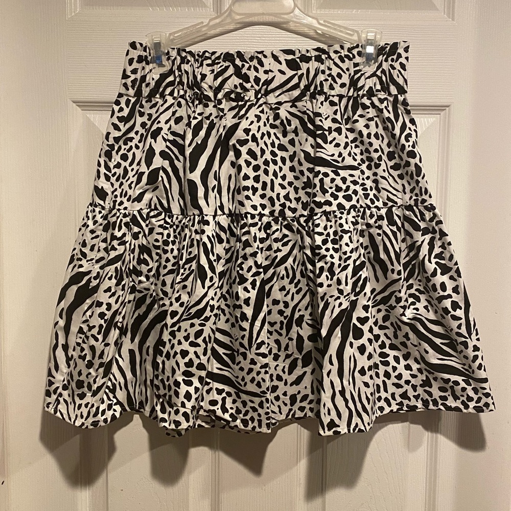 H&M cotton flare skirt, black and white pattern